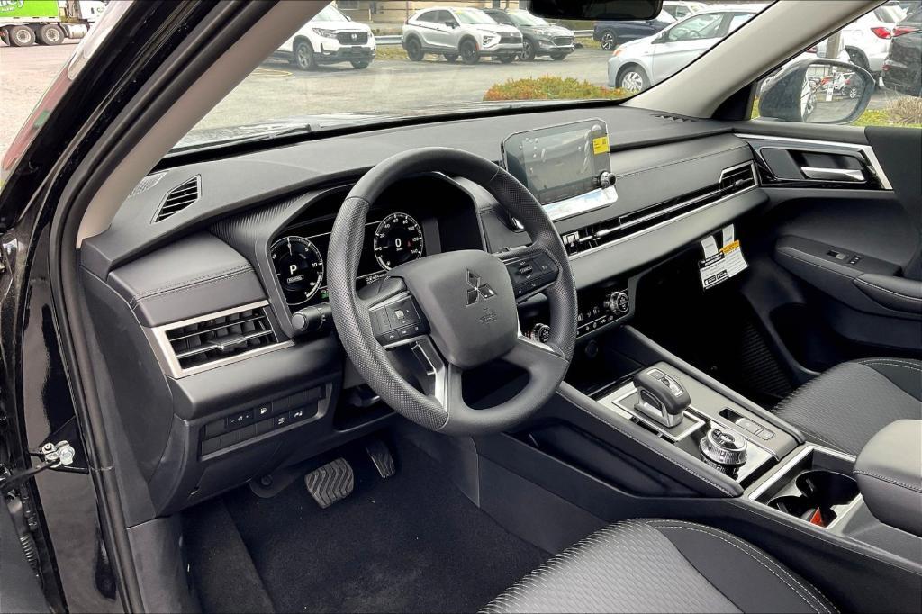 new 2025 Mitsubishi Outlander car, priced at $43,780