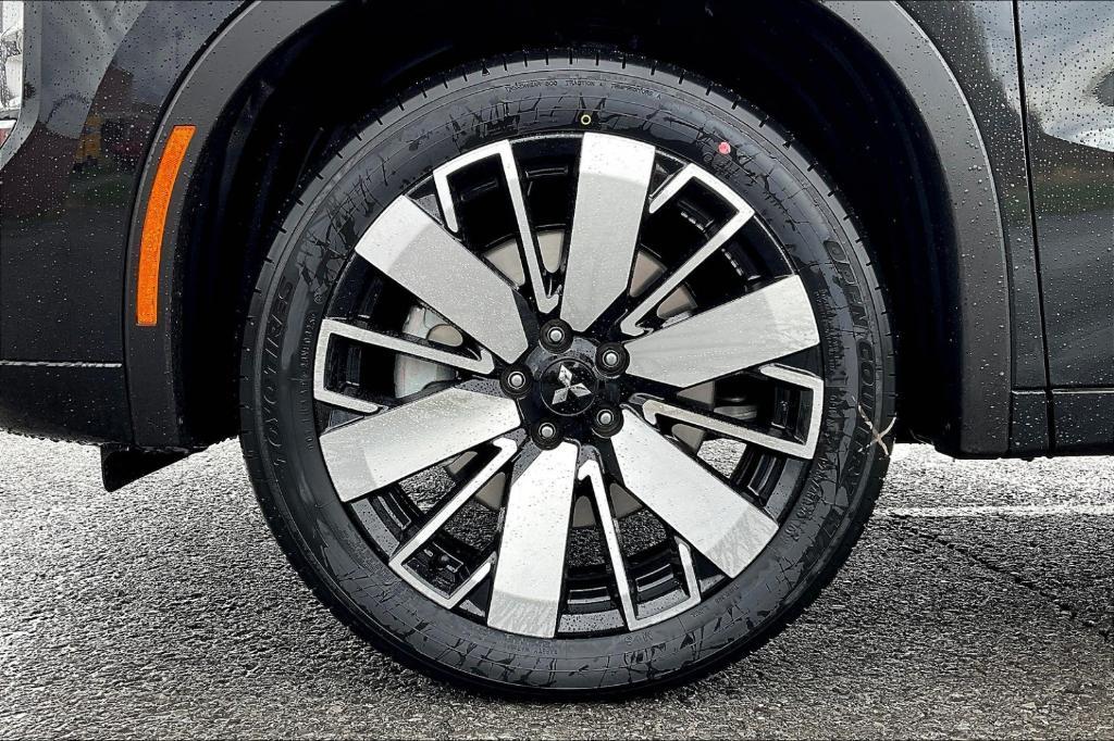 new 2025 Mitsubishi Outlander car, priced at $45,035