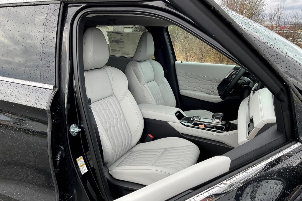 new 2025 Mitsubishi Outlander car, priced at $45,035