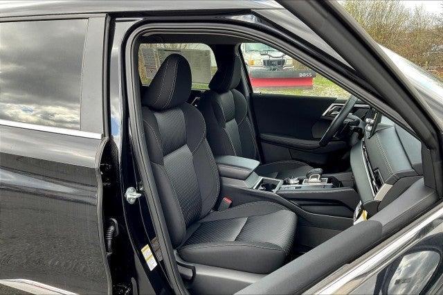 new 2025 Mitsubishi Outlander car, priced at $43,780