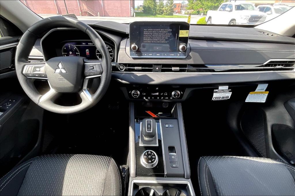 new 2025 Mitsubishi Outlander car, priced at $43,280