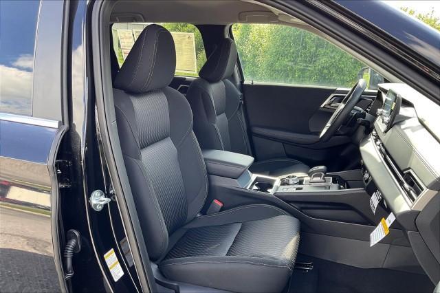 new 2025 Mitsubishi Outlander car, priced at $43,280