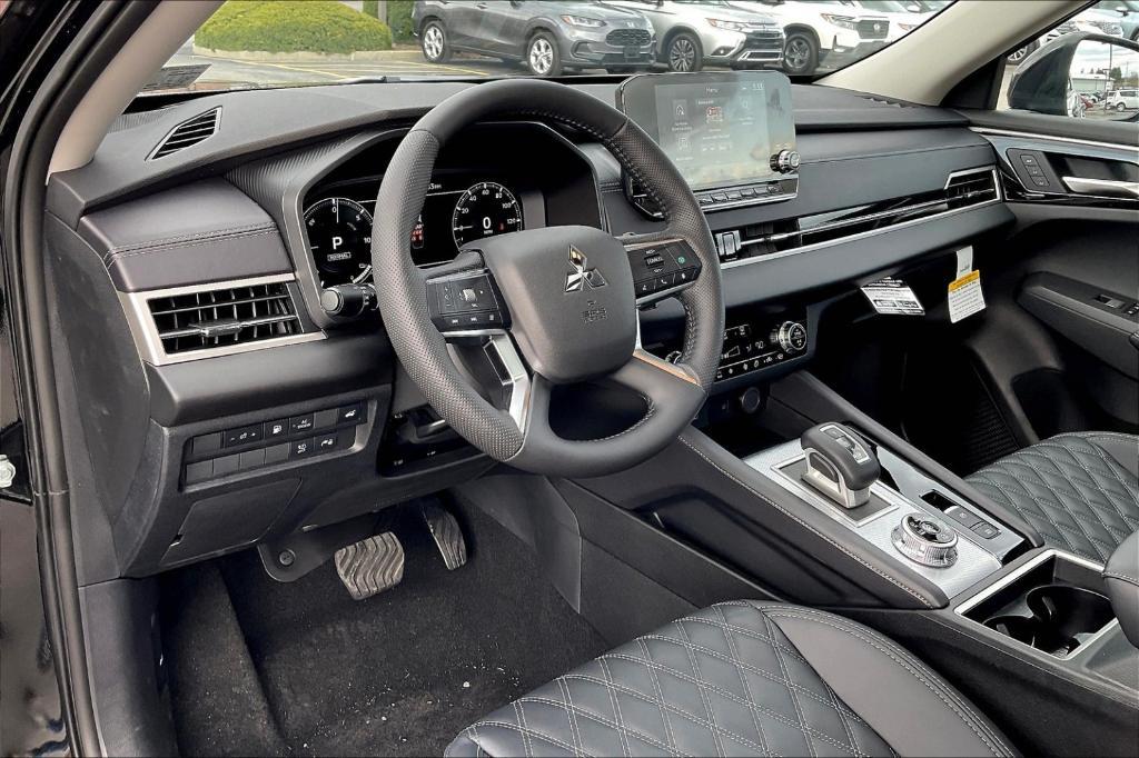 new 2025 Mitsubishi Outlander car, priced at $48,905