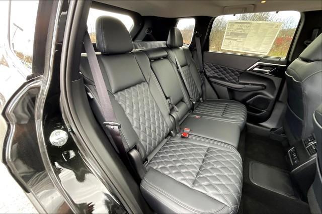 new 2025 Mitsubishi Outlander car, priced at $48,905