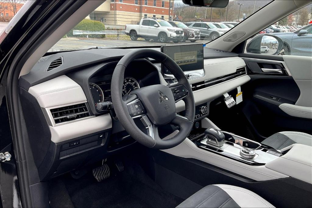 new 2025 Mitsubishi Outlander car, priced at $38,260