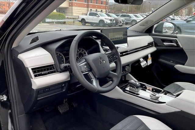 new 2025 Mitsubishi Outlander car, priced at $38,260