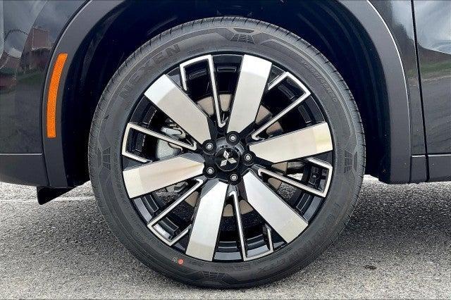 new 2025 Mitsubishi Outlander car, priced at $38,260