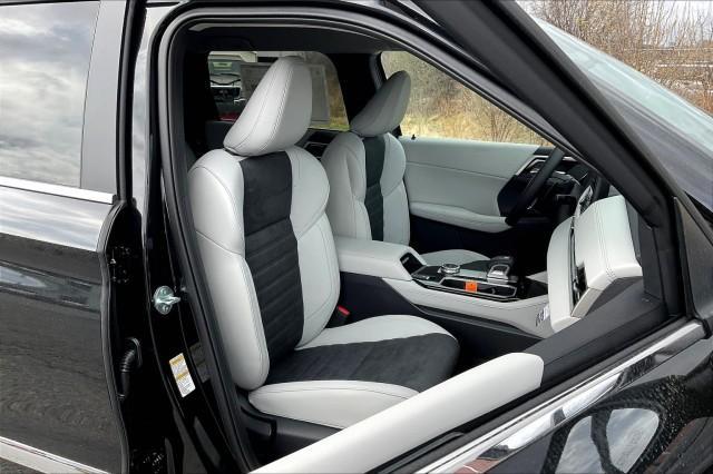 new 2025 Mitsubishi Outlander car, priced at $38,260