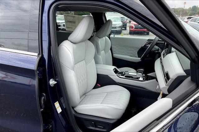 new 2025 Mitsubishi Outlander car, priced at $43,205