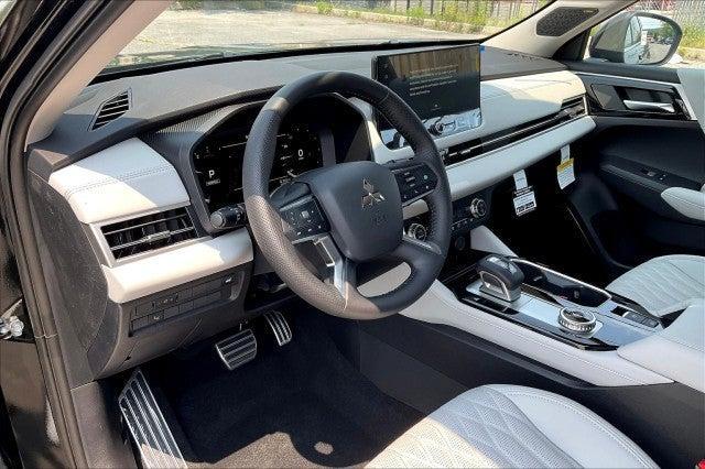 new 2025 Mitsubishi Outlander car, priced at $45,955