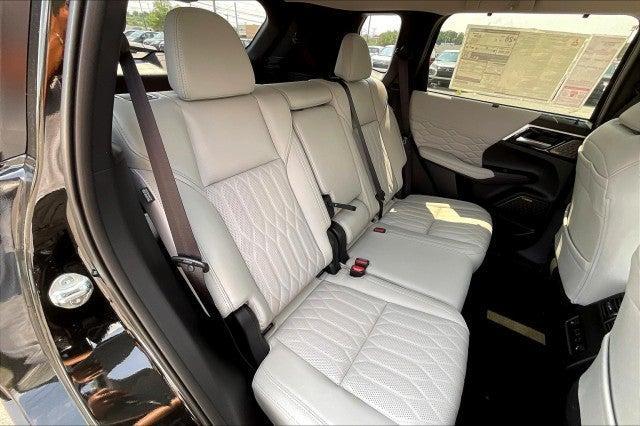 new 2025 Mitsubishi Outlander car, priced at $45,955