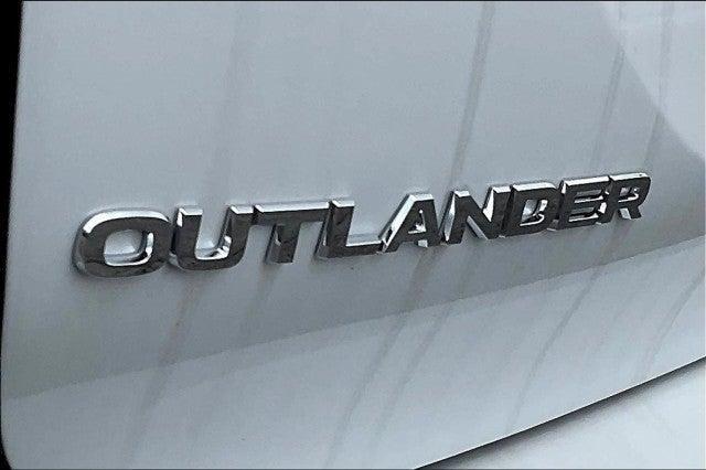 new 2025 Mitsubishi Outlander car, priced at $43,305