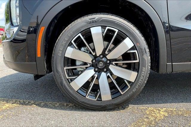new 2025 Mitsubishi Outlander car, priced at $42,015