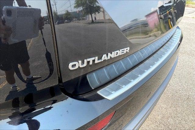 new 2025 Mitsubishi Outlander car, priced at $42,015