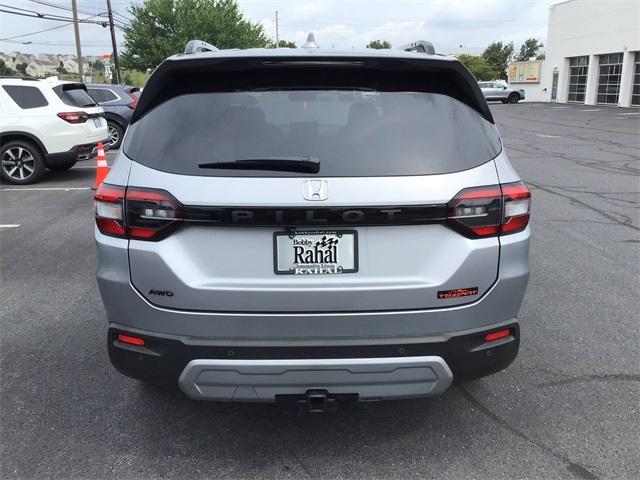 new 2025 Honda Pilot car, priced at $50,895