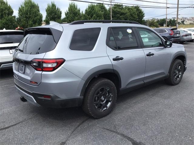 new 2025 Honda Pilot car, priced at $50,895