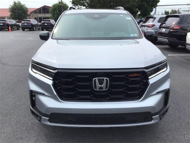new 2025 Honda Pilot car, priced at $50,895