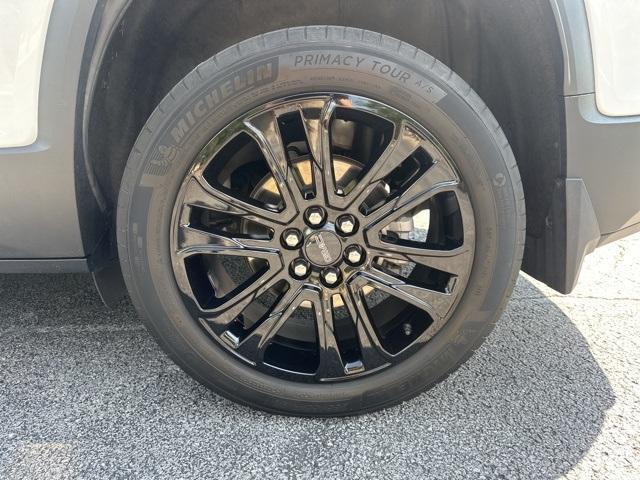 used 2023 GMC Acadia car, priced at $29,743