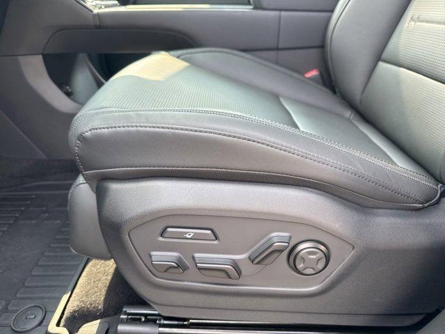 used 2025 Hyundai Santa Fe car, priced at $44,897