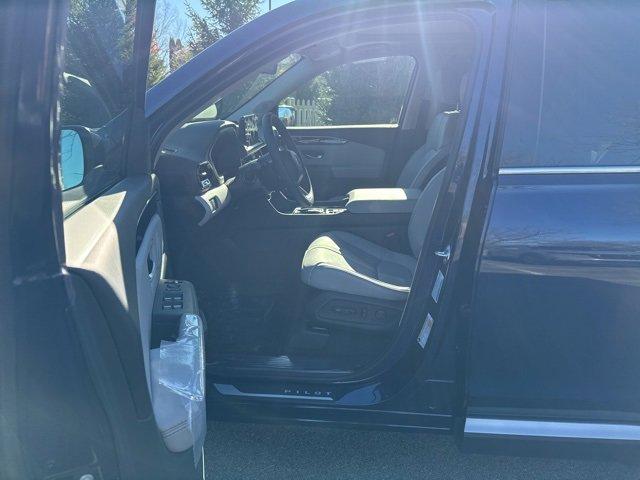 new 2025 Honda Pilot car, priced at $51,825