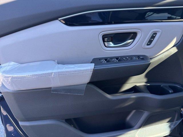 new 2025 Honda Pilot car, priced at $51,825