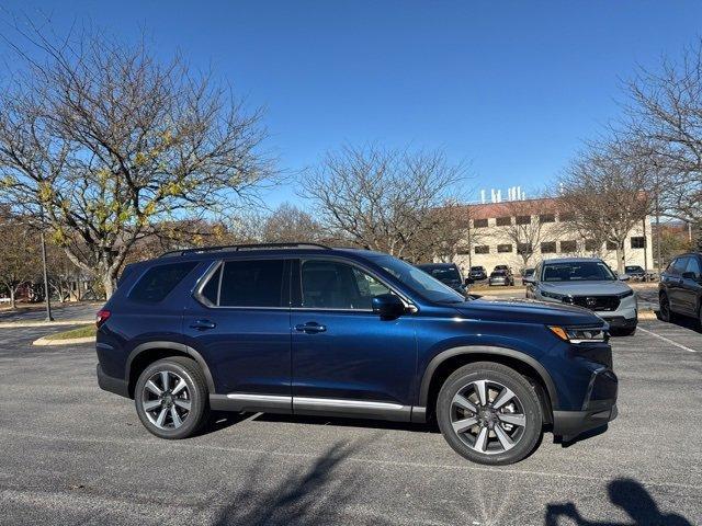 new 2025 Honda Pilot car, priced at $51,825