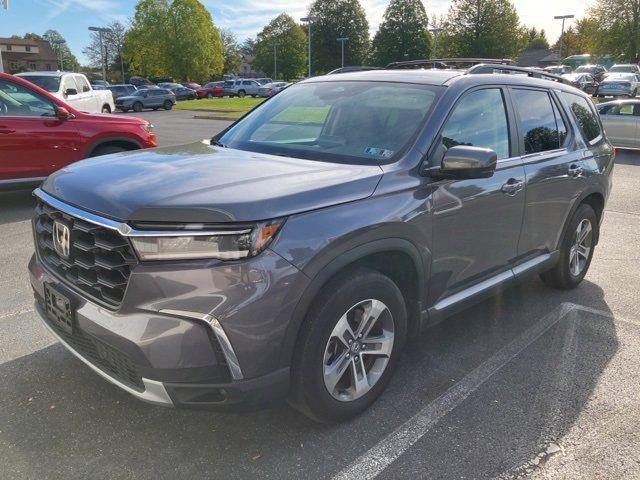 used 2025 Honda Pilot car, priced at $43,900