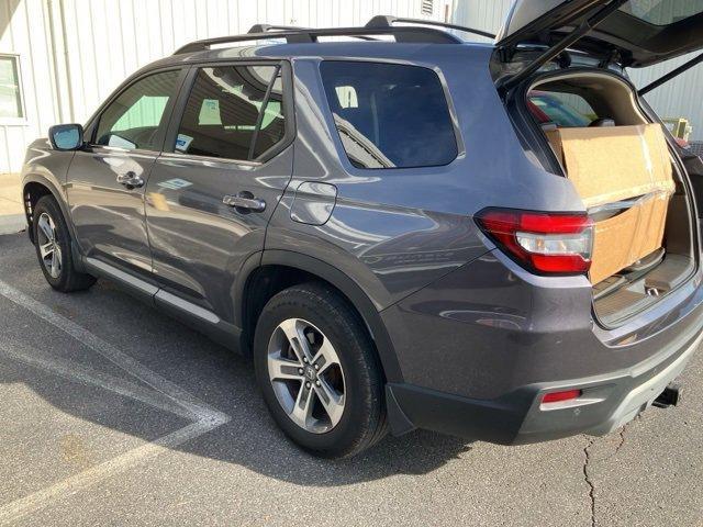 used 2025 Honda Pilot car, priced at $43,900