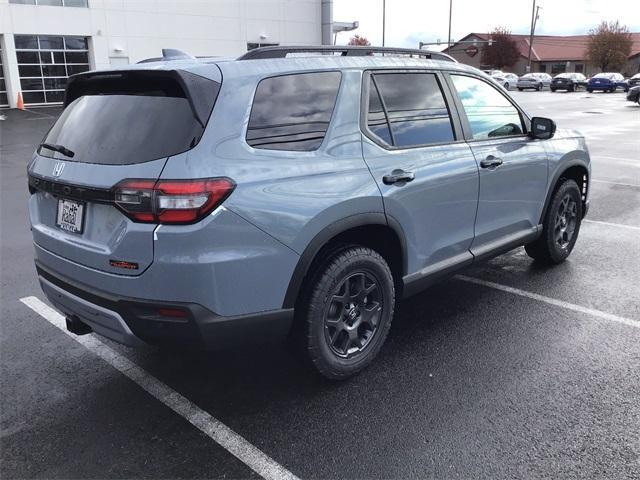 new 2025 Honda Pilot car, priced at $51,350