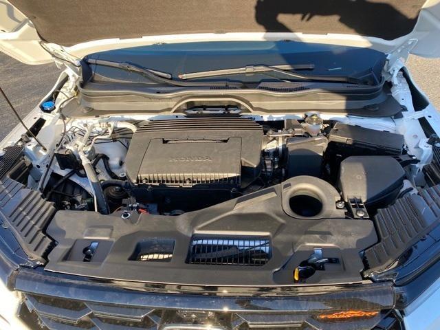 new 2025 Honda Pilot car, priced at $51,350