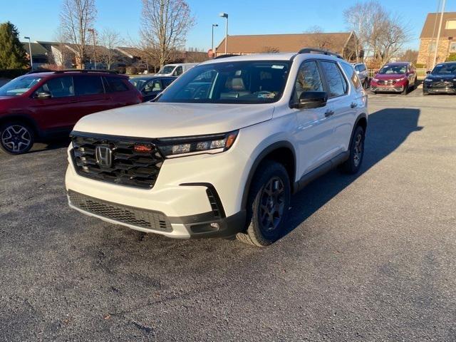 new 2025 Honda Pilot car, priced at $51,350