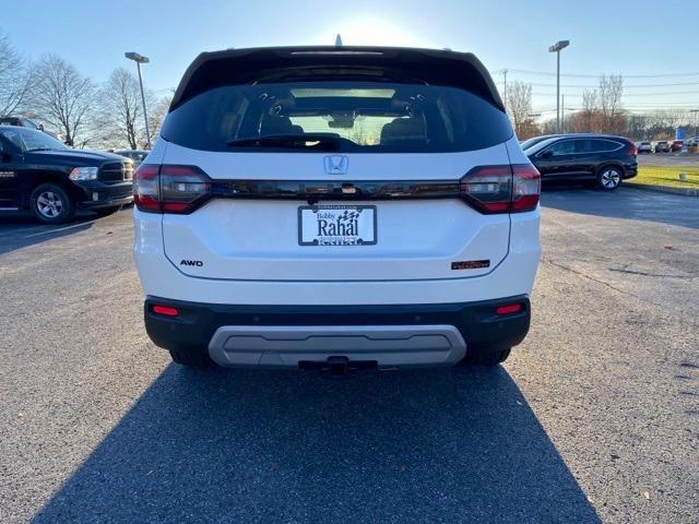 new 2025 Honda Pilot car, priced at $51,350