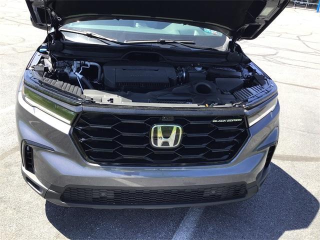 new 2025 Honda Pilot car, priced at $56,075