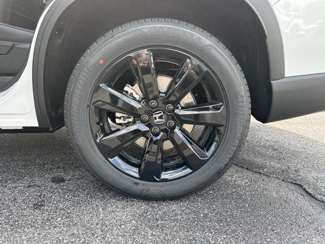 new 2025 Honda Pilot car, priced at $56,530