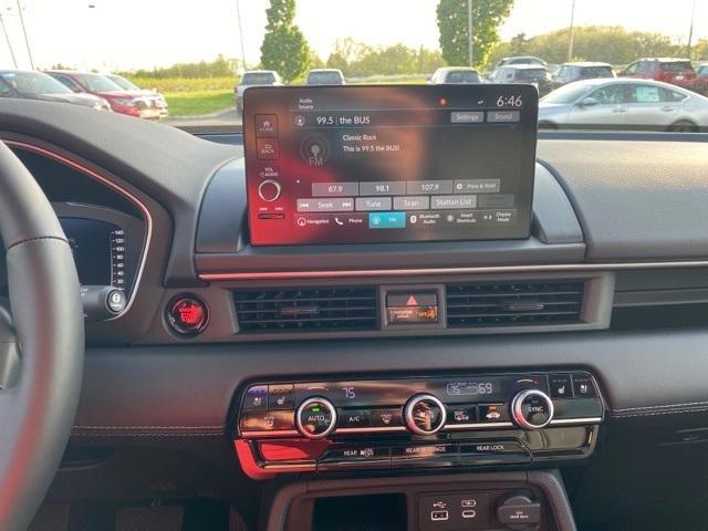 new 2025 Honda Pilot car, priced at $54,575