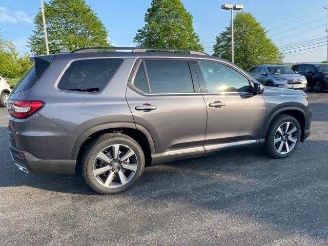 new 2025 Honda Pilot car, priced at $54,575