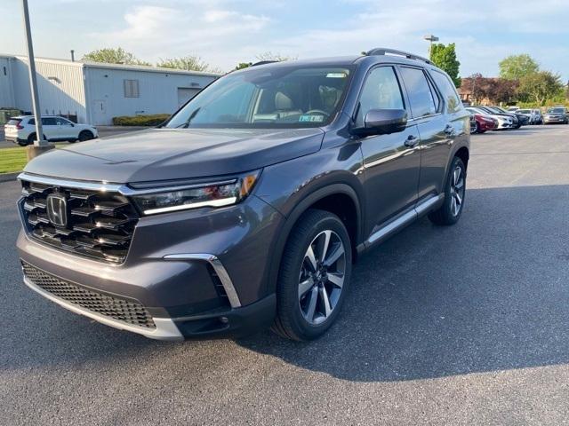 new 2025 Honda Pilot car, priced at $54,575