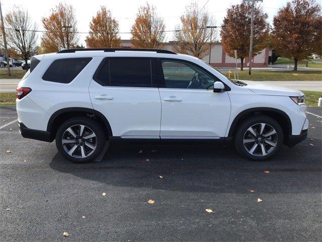 new 2025 Honda Pilot car, priced at $51,550