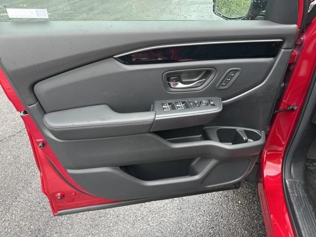 new 2025 Honda Pilot car, priced at $53,450