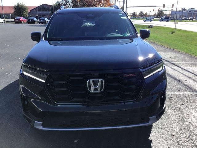 new 2025 Honda Pilot car, priced at $50,895