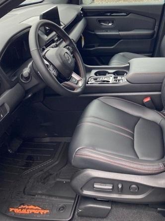 new 2025 Honda Pilot car, priced at $50,895