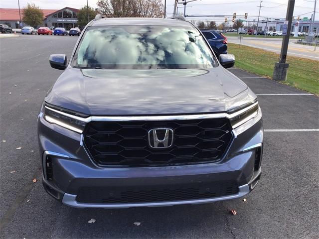 new 2025 Honda Pilot car, priced at $51,095