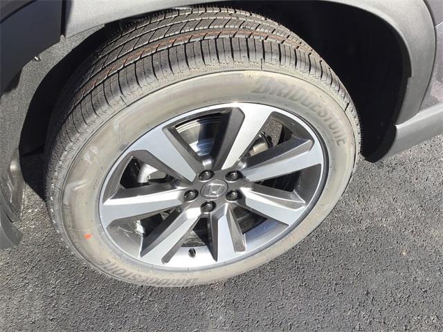 new 2025 Honda Pilot car, priced at $51,095