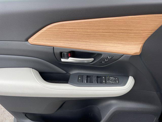 new 2025 Toyota Grand Highlander car, priced at $56,977