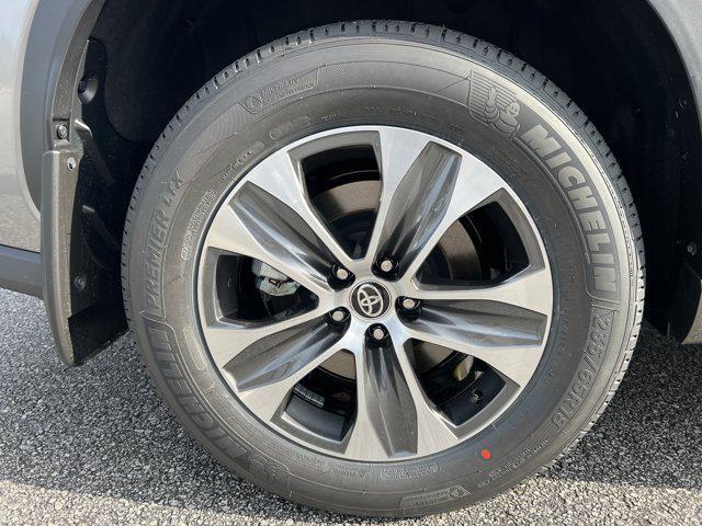 new 2026 Toyota Highlander car, priced at $49,386
