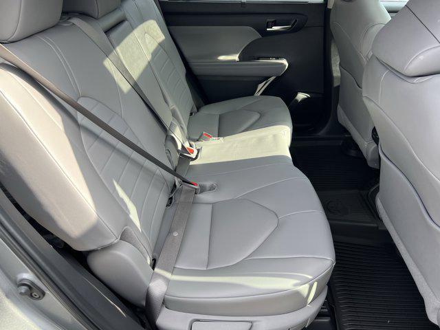 new 2026 Toyota Highlander car, priced at $49,386