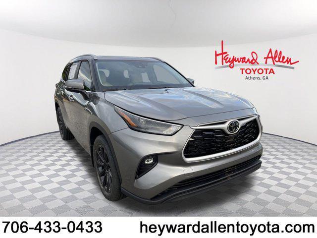 new 2025 Toyota Highlander car, priced at $49,828