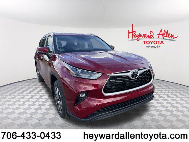 new 2025 Toyota Highlander car, priced at $47,111