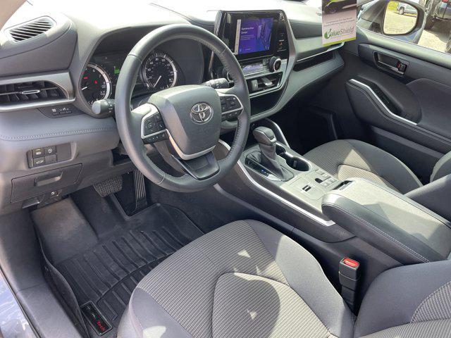 used 2023 Toyota Highlander car, priced at $34,900