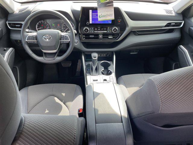 used 2023 Toyota Highlander car, priced at $34,900
